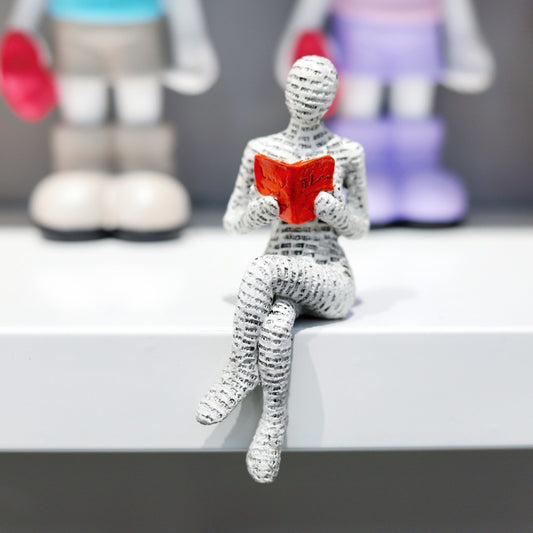 Home Furnishings Leisure Reading Girl Carving