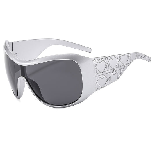 Outdoor sun protected women's sunglasses